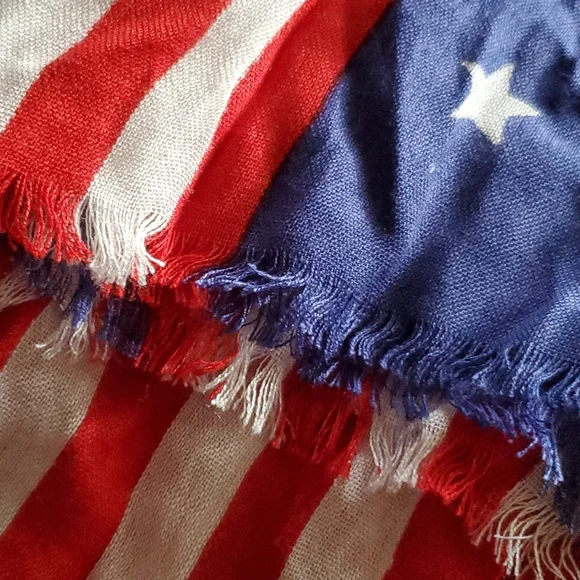 Joan Rivers Red White & Blue Striped Scarf With Gold Sequin Stars USA Patriotic - Picture 5 of 6